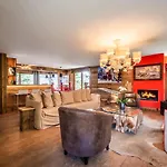 Moabi Le Praz - By Emerald