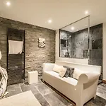 Moabi Le Praz - By Emerald